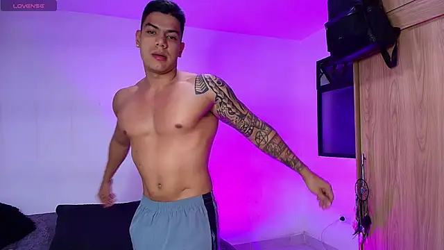 Snapshot of BrayaanFit chatting on October 2025 11:23:01 PM BrayaanFit online show from October 2025 11:23:01 PM