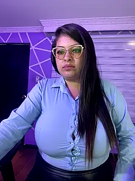 MiiaaJoness online show from November 2025 03:22:01 PM