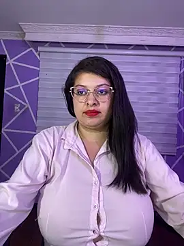 Snapshot of MiiaaJoness chatting on May 2026 09:00:02 PM MiiaaJoness online show from May 2026 09:00:02 PM