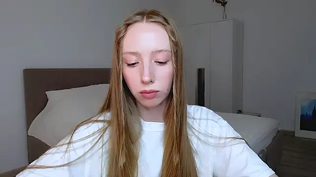 Luna insniity online show from December 2024 08:47:02 PM