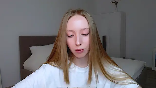 Luna insniity online show from December 2024 09:02:02 PM