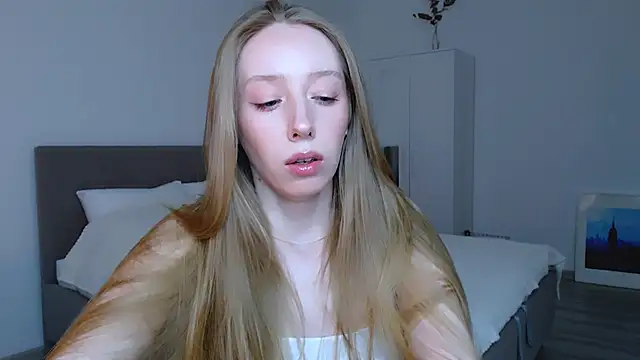 Luna insniity online show from January 2025 08:05:02 PM