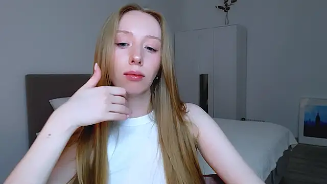 Luna insniity online show from February 2025 10:00:01 PM