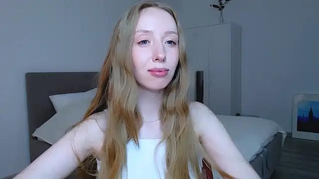 Luna insniity online show from February 2025 10:30:01 PM