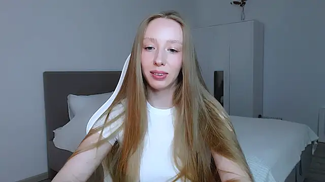 Luna insniity online show from September 2025 07:25:02 PM