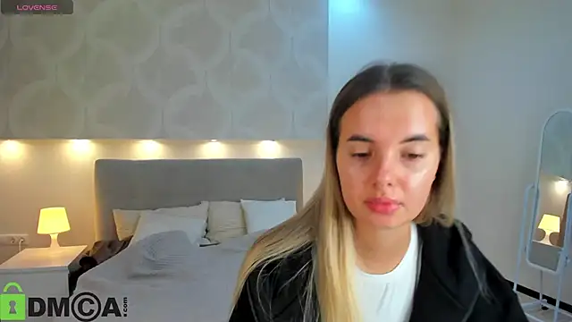 Donna Evans online show from September 2025 12:01:02 AM