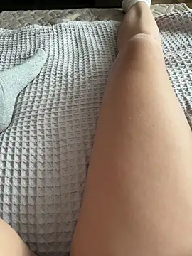 Donna Evans online show from October 2025 02:56:02 AM