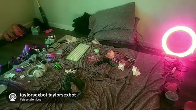 Taylorsexbot online show from May 2026 06:42:02 AM