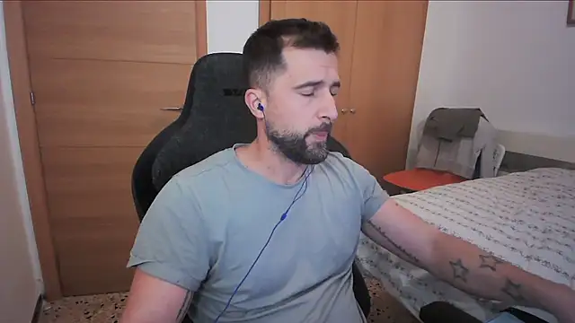 alex877x online show from October 2025 07:42:01 AM