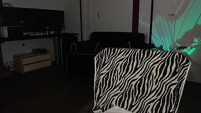 Snapshot of ATOMIC-KETCHUP chatting on October 2025 10:49:02 AM ATOMIC-KETCHUP online show from October 2025 10:49:02 AM