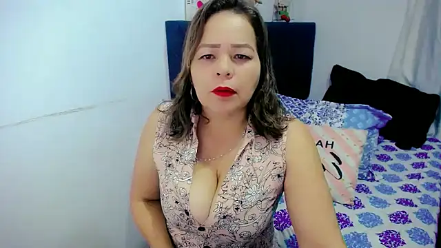 Snapshot of isabella_hotx10 chatting on December 2024 12:42:02 AM isabella hotx10 online show from December 2024 12:42:02 AM