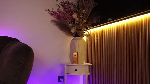 KimyBroox online show from April 2026 08:56:01 PM