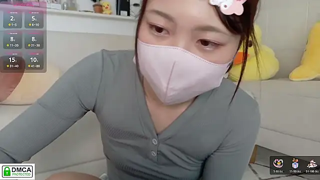 Snapshot of SUZU_ chatting on June 2026 01:04:01 AM SUZU online show from June 2026 01:04:01 AM