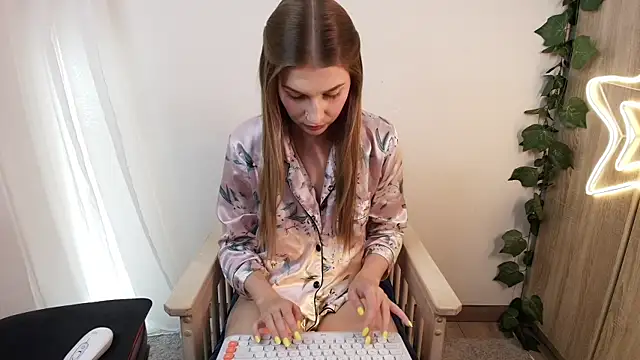 Miss Christine Cardo online show from May 2026 06:48:01 PM
