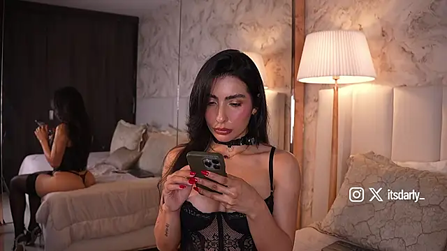 Snapshot of Rosalie_vega chatting on April 2026 05:50:01 PM Rosalie vega online show from April 2026 05:50:01 PM