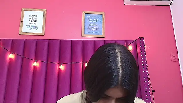 littlee emilyy  online show from January 2025 09:08:01 AM