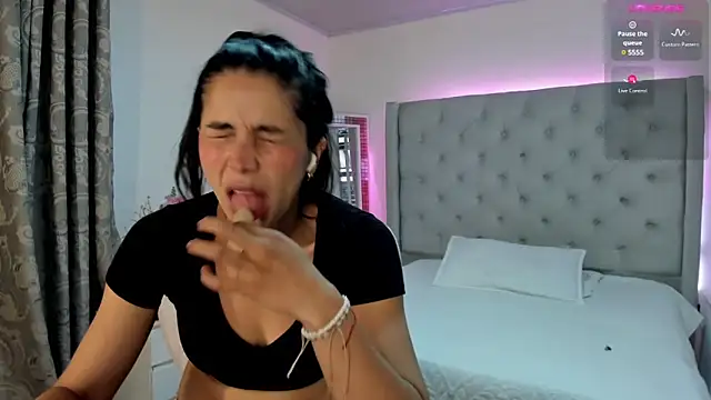 andykiuty online show from March 2025 08:22:01 PM