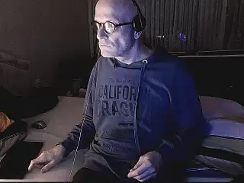 Snapshot of HornyRalfi55 chatting on December 2024 11:35:01 AM HornyRalfi55 online show from December 2024 11:35:01 AM