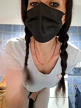 Silvia Zeno online show from October 2025 05:46:02 PM