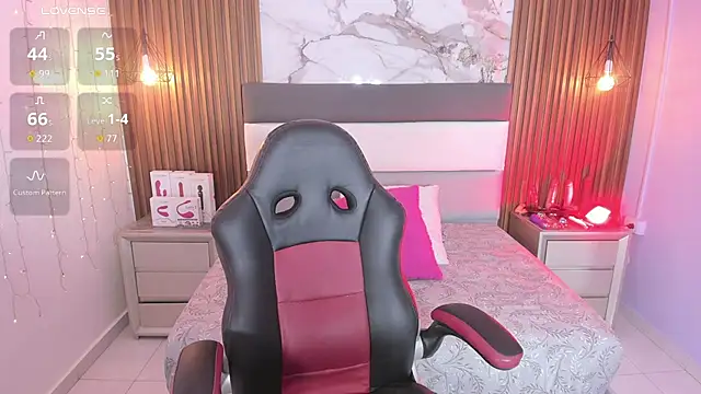 Snapshot of megancero chatting on October 2025 12:46:02 PM megancero online show from October 2025 12:46:02 PM