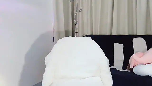 lvy-w online show from February 2025 11:28:02 AM