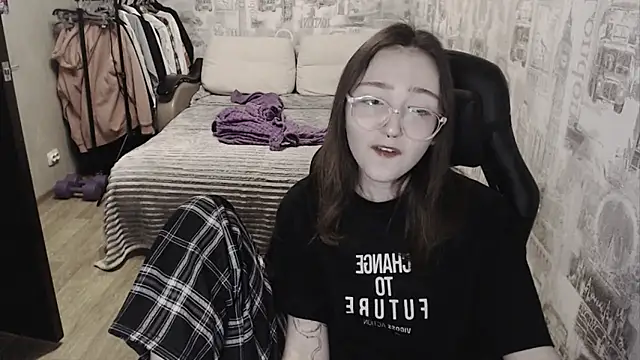 AmeliaKamishiro online show from December 2024 02:00:02 PM