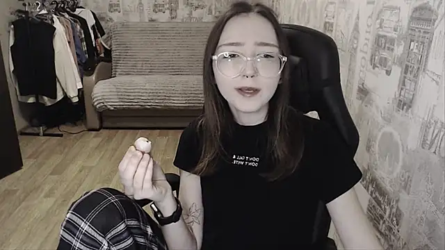 AmeliaKamishiro online show from January 2025 04:30:02 PM