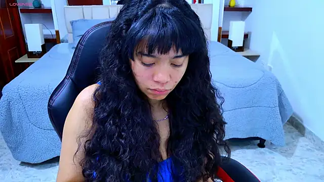 laureentt  online show from November 2025 03:07:01 AM