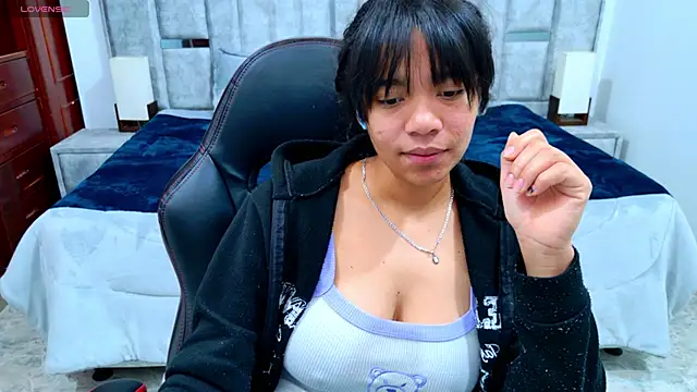 laureentt  online show from February 2026 03:15:01 AM