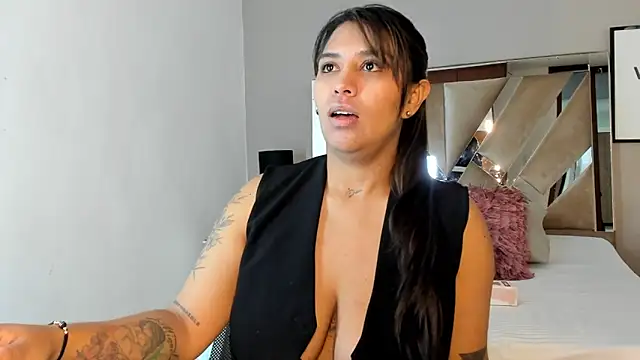 sharlott18 online show from December 2024 01:45:01 PM