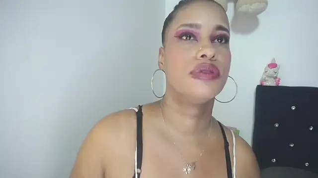 pamela guzmaan online show from September 2025 07:48:01 PM