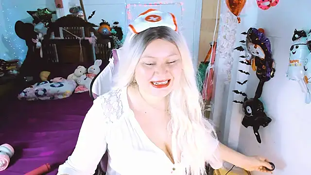 SofiaOlivares online show from September 2025 07:39:02 PM