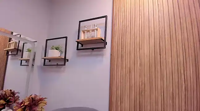 Eva Macalliter online show from December 2024 09:32:02 AM