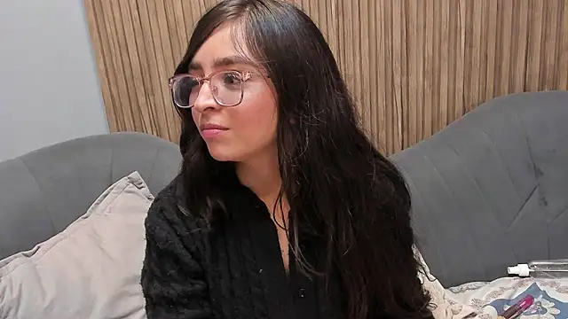 Eva Macalliter online show from March 2025 08:44:01 AM