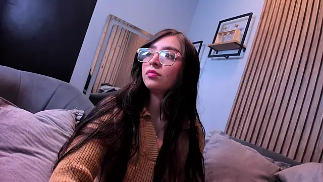 Eva Macalliter online show from September 2025 10:16:02 AM