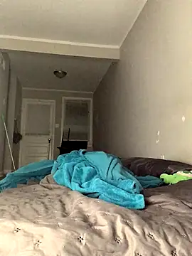 Snapshot of SweetHoneyBunz chatting on October 2025 04:26:01 AM SweetHoneyBunz online show from October 2025 04:26:01 AM