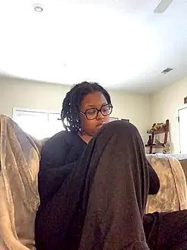 Snapshot of SweetHoneyBunz chatting on November 2025 08:00:01 PM SweetHoneyBunz online show from November 2025 08:00:01 PM