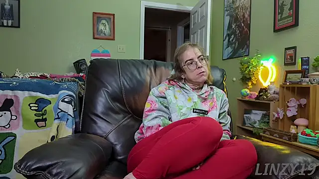 Linzy 19 online show from January 2025 03:54:02 AM