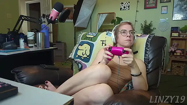 Linzy 19 online show from March 2025 09:37:02 PM