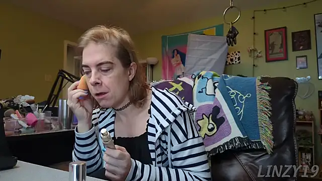 Linzy 19 online show from March 2025 04:18:02 PM