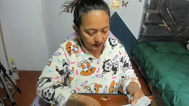 daleska ayala 1 online show from September 2025 03:00:02 PM