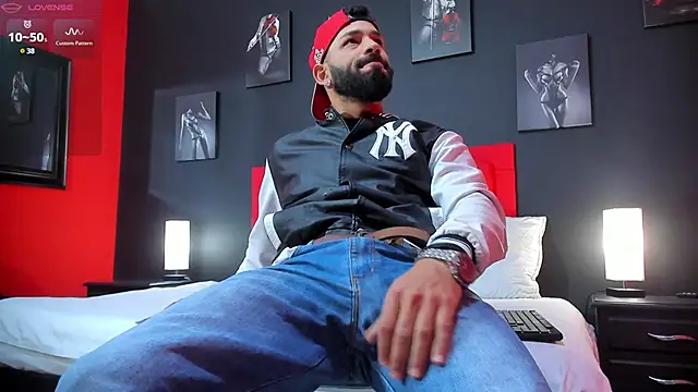 Thiagogomez online show from January 2025 12:30:01 PM