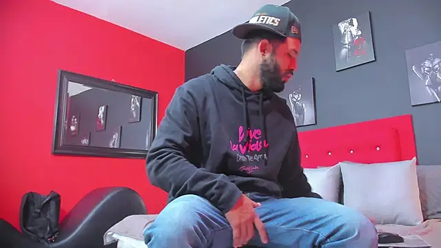 Thiagogomez online show from March 2025 12:40:02 PM