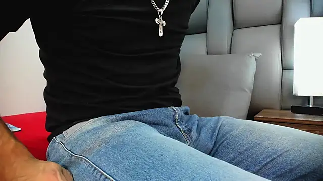 Thiagogomez online show from April 2026 07:07:01 PM