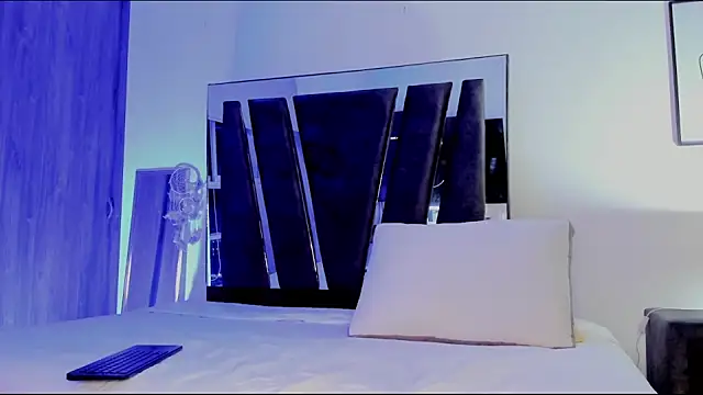 HollyEvanz online show from September 2025 11:54:01 PM