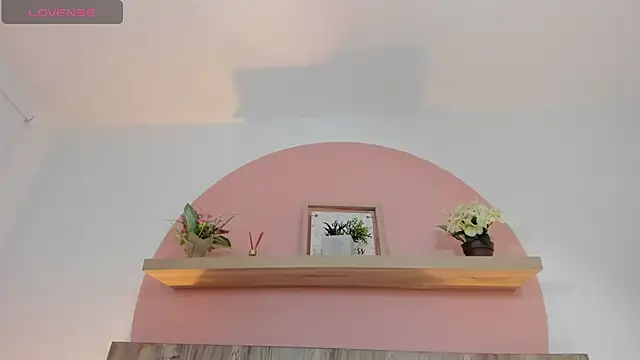 Snapshot of roseliam25 chatting on December 2024 10:42:01 PM roseliam25 online show from December 2024 10:42:01 PM