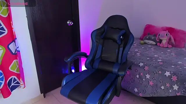 Snapshot of roseliam25 chatting on November 2025 07:02:02 PM roseliam25 online show from November 2025 07:02:02 PM