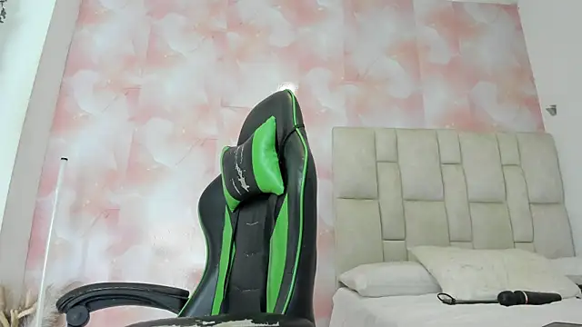 aida rose  online show from April 2026 12:41:01 AM