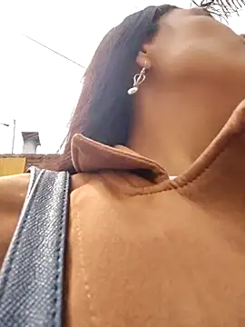 Astrid-- online show from September 2025 03:01:01 PM