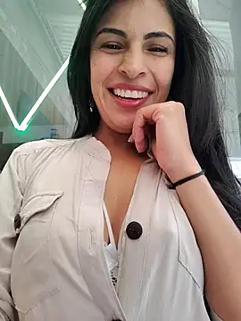 Astrid-- online show from October 2025 08:33:01 PM